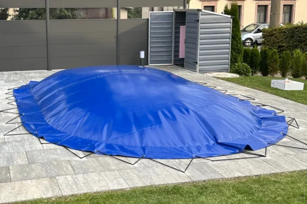 Ovale Poolabdeckung aufblasbar Stadionform (1)