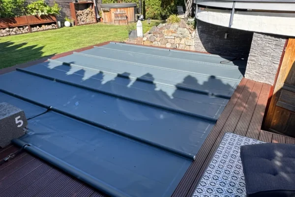 Poolabdeckung mit Rohren- rechteckig