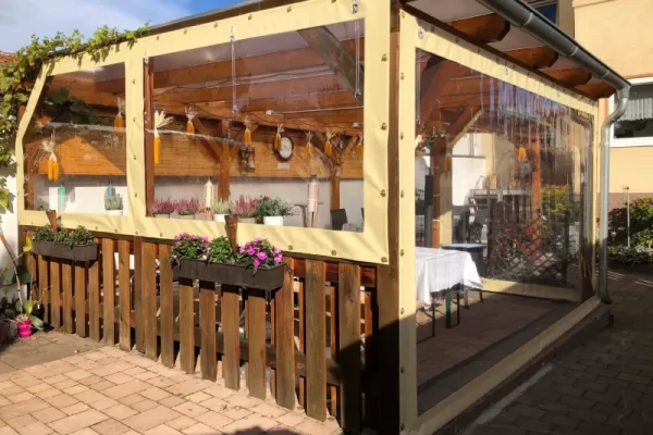 Terrassenplane-mit-Fenster-Pavillon