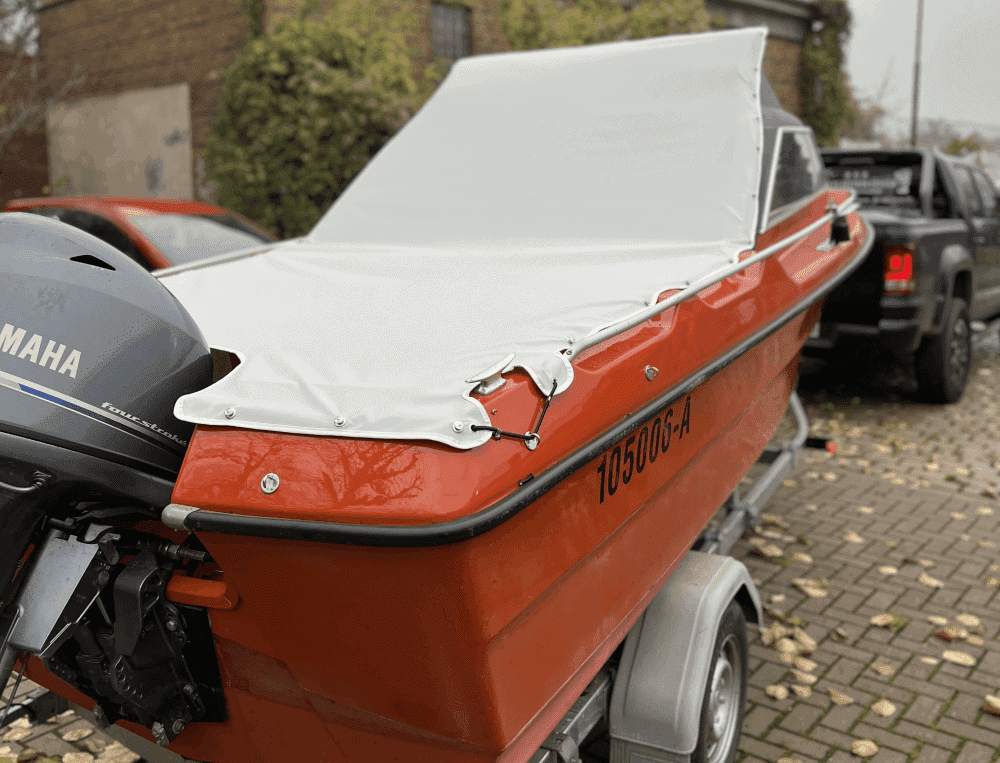 Abdeckplane für das Boot