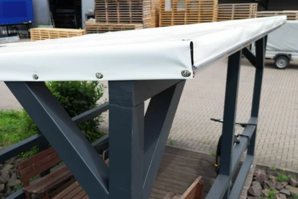 Terrassendachplane mit Ovalösen