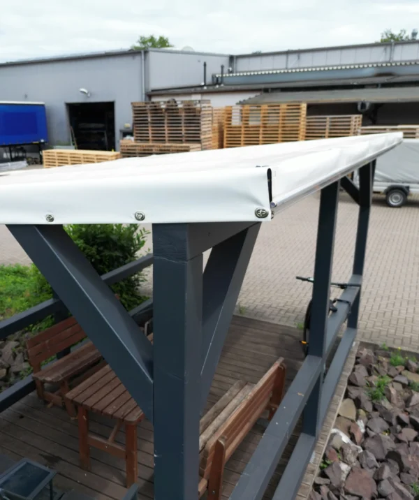 Terrassendachplane mit Ovalösen