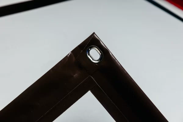 Transparente_Plane_nach_Maß_Saum_BraunRAL8017_Ovalöse_nickel_2