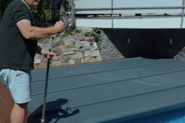 Pool Stangenabdeckung Aufwickelprozess Kunde
